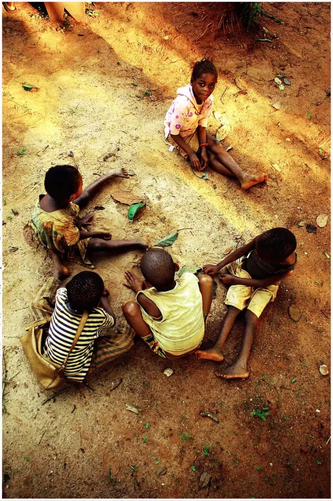 Enfants jouant
