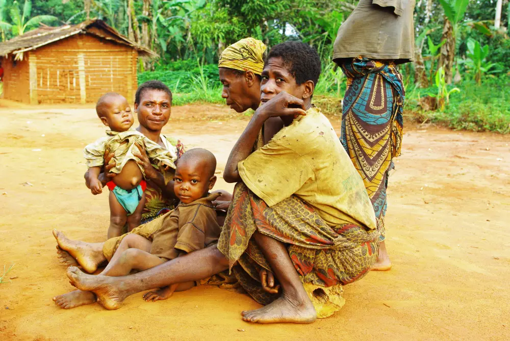 Femmes et enfants baka